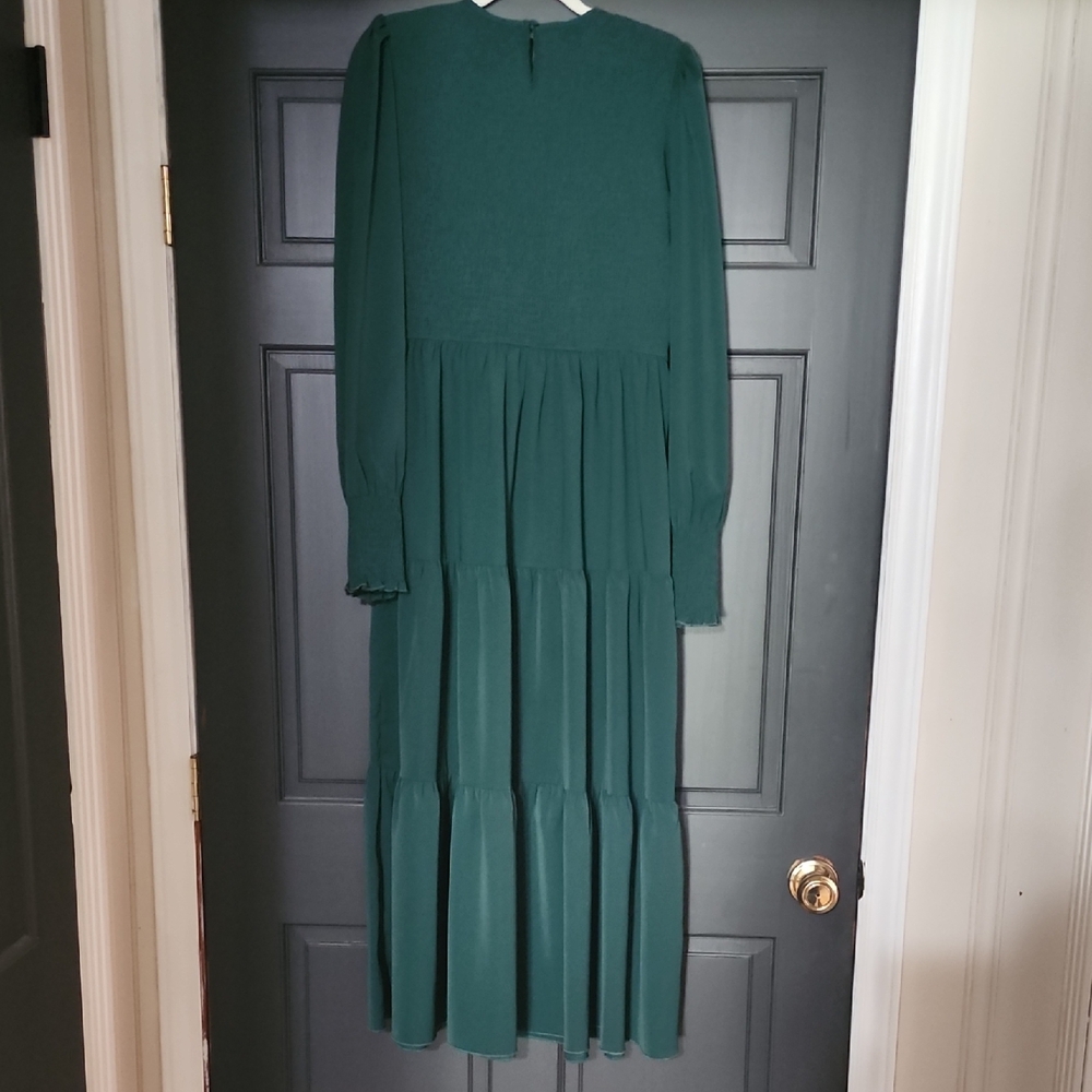 Elegant Green Long Sleeve Dress - Picture 2 of 5